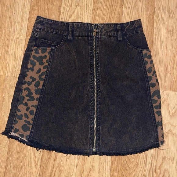 Animal Print Skirt - Picture 1 of 2